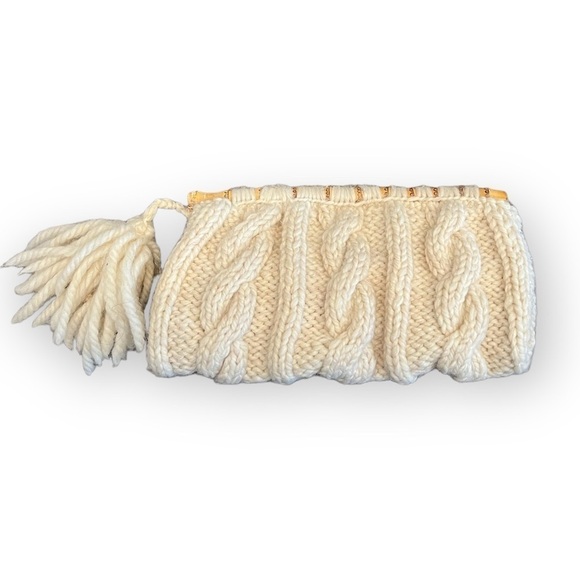 Handmade Cableknit Sweater Bamboo Handle Tassle Clutch Bag Ivory - Picture 2 of 7